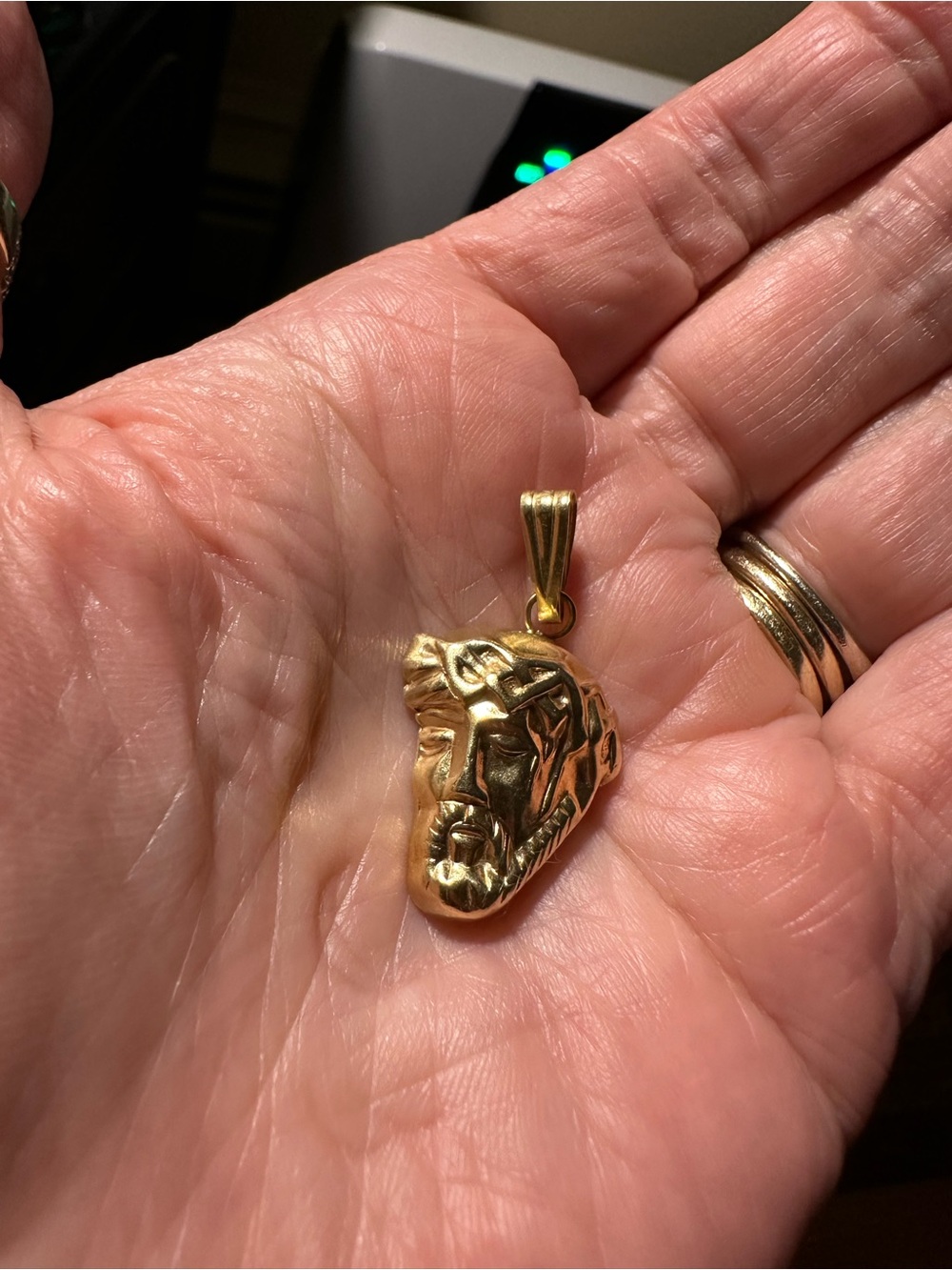 14kt vintage Gold Jesus Head Pendant